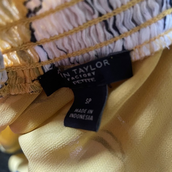 Ann Taylor yellow lined floral blouse size small petite - Picture 3 of 5